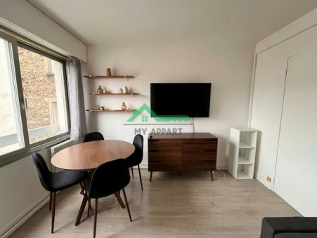 PARIS 18EME ARRONDISSEMENT  945 €