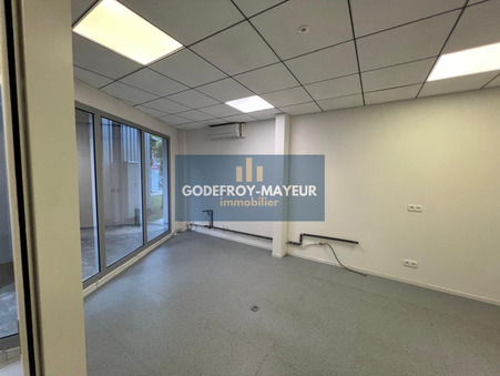 Local commercial sur Baie-Mahault ; 3 660 €  ; A louer Réf. Futur_RdC