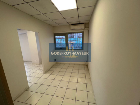 Location local commercial Baie-Mahault 97122; 3 660 € 