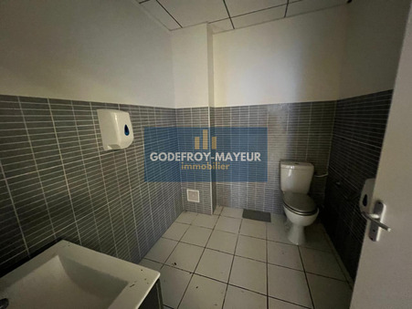 Location local commercial Baie-Mahault 97122; 3 660 € 