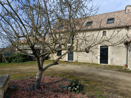 STE RADEGONDE  285 000 €