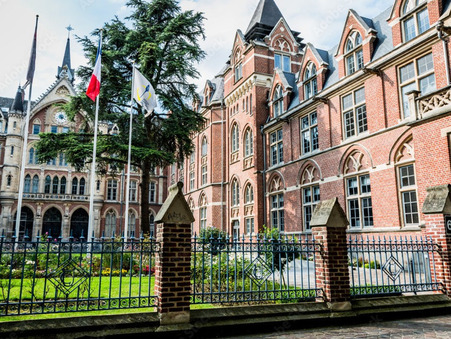 Lille  242 600 €
