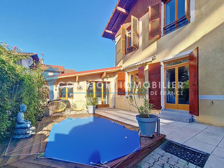 Lumbin  344 000 €