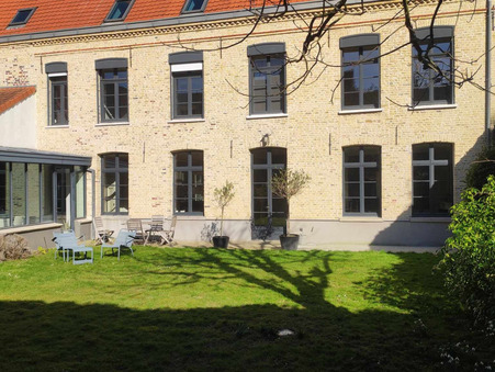 Saint-Omer  634 400 €