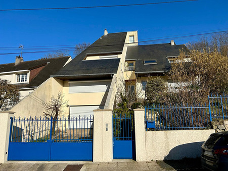 Orsay  776 250 €
