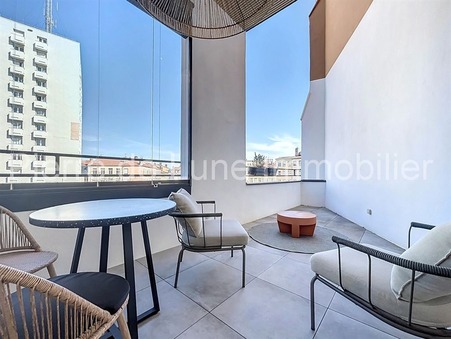 LYON 2 970 €