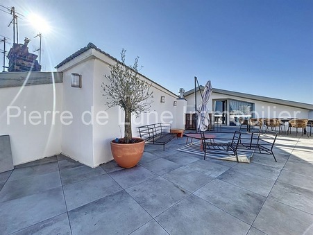 LYON 4 590 €
