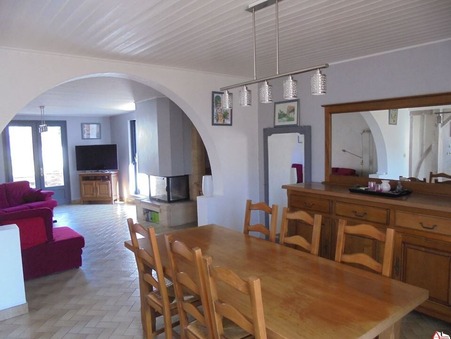 Rue  305 000 €