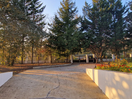 Neuville-sur-Oise  569 000 €