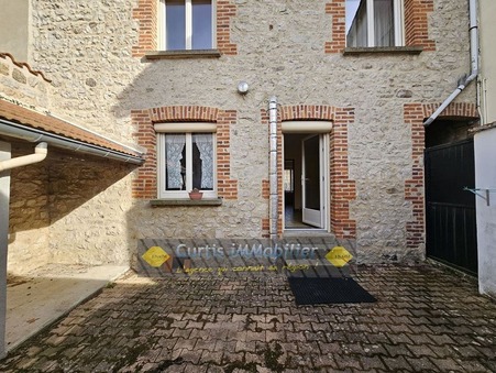 Saint-Just-Malmont  137 000 €