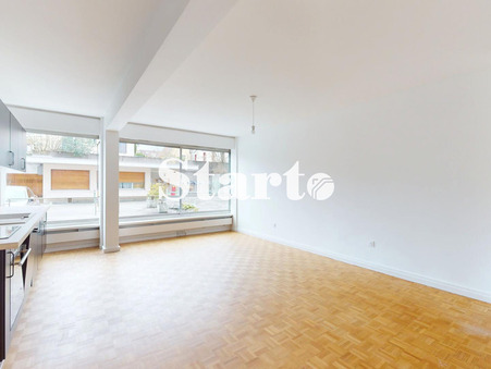 Dijon  820 €