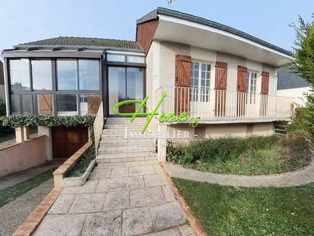 Saint-Germain-du-Puy  143 000 €