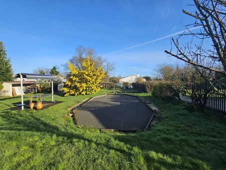 Saint-Christophe  370 000 €