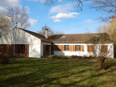 Montfort-l\'Amaury  679 000 €