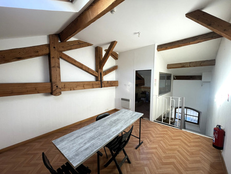 Salon-de-Provence  910 €