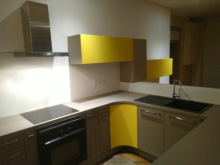 Saint-Étienne  525 €