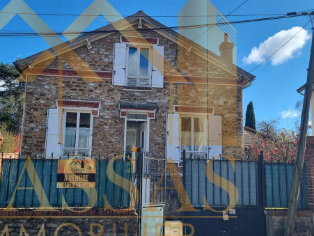 STE GENEVIEVE DES BOIS  375 000 €