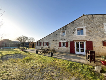 Mauzé-sur-le-Mignon  241 500 €