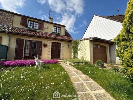 Chambry  156 800 €