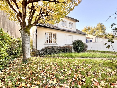 Sainte-Geneviève-des-Bois  393 400 €