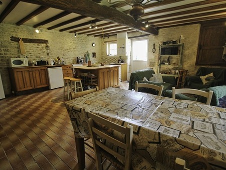 DAMPIERRE SUR BOUTONNE  159 995 €