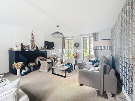 Arras  450 000 €
