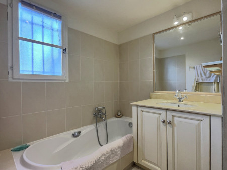 Vente haus 680 000 €  La Motte