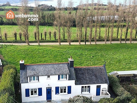 Trélévern  274 800 €