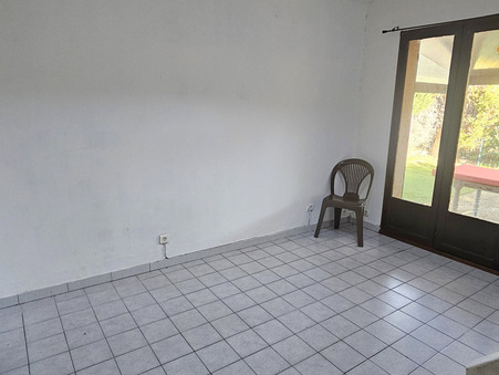 A vendre maison Bagnols-en-Forêt 83600; 140 000 € 