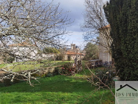 LA ROCHEFOUCAULD EN ANGOUMOIS   189 000 €