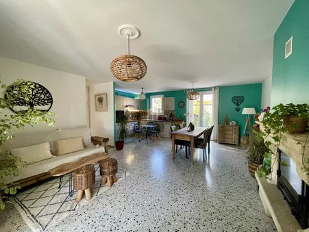 Mouriès  441 000 €