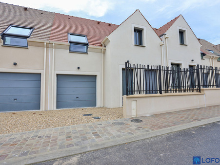Mere  374 000 €