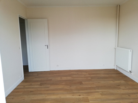 Rueil-Malmaison  890 €