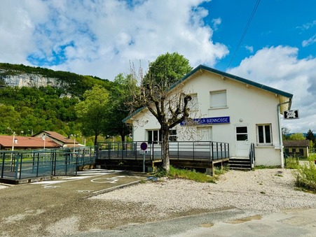 Oyonnax  175 000 €