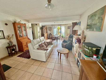 Acheres  440 000 €