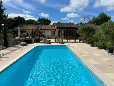 DURAS  628 800 €