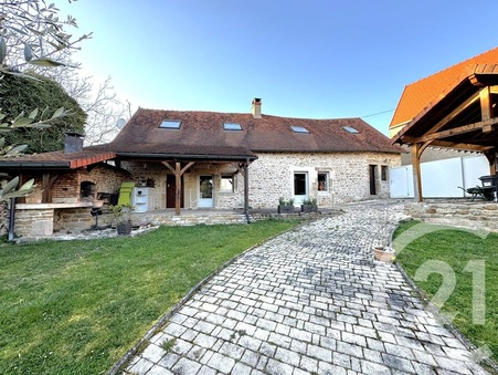 Couches  233 900 €