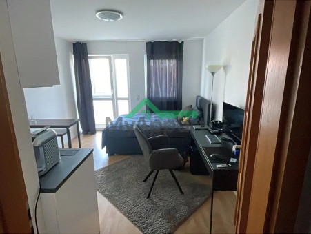 PARIS 17EME ARRONDISSEMENT  950 €