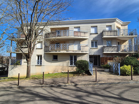 Marly le roi  990 €