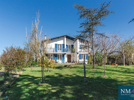 Urcuit  649 000 €