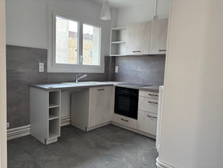 PERIGUEUX  930 €