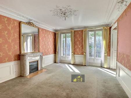 Paris  940 000 €