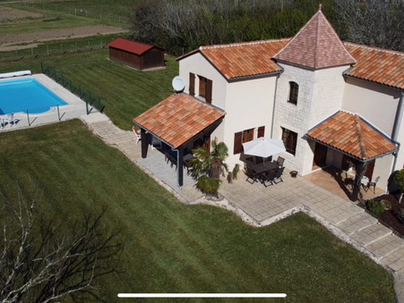 Vanxains  296 800 €