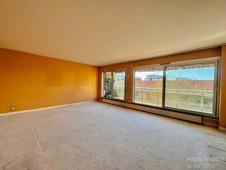 Paris  945 000 €