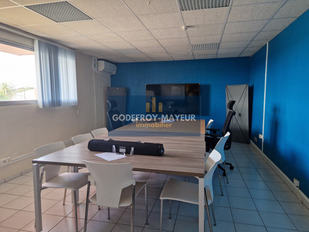 Local professionnel sur Baie-Mahault ; 1 250 €  ; A louer Réf. 0222.1