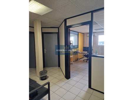 Local professionnel 1 250 €  sur Baie-Mahault (97122) - Réf. 0222.1