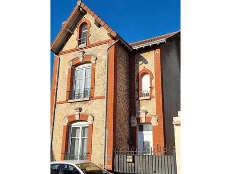 ROMILLY SUR SEINE  137 500 €