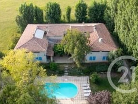 St etienne les orgues  770 000 €