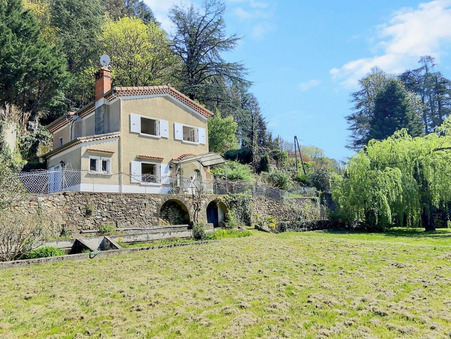 VALS LES BAINS  325 000 €