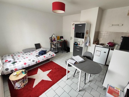 POITIERS  370 €